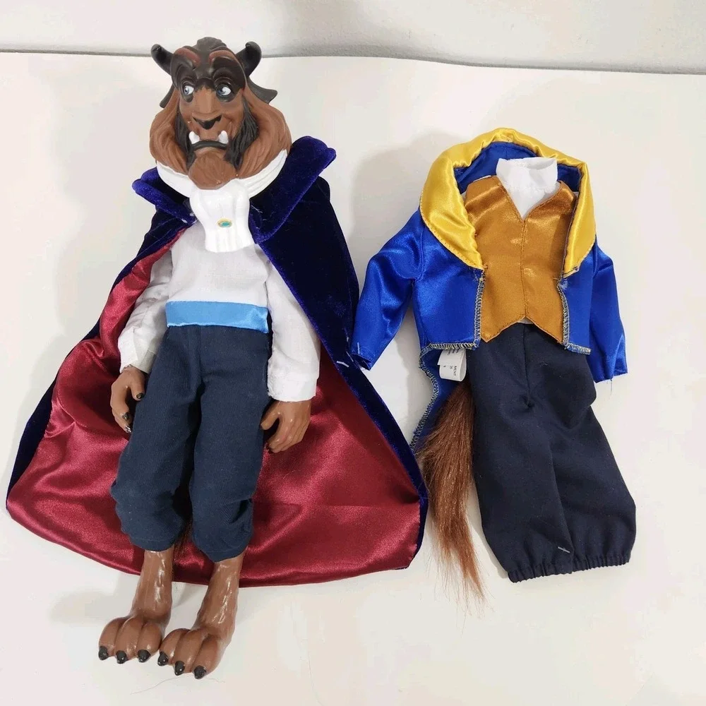 Disney Store 2024 Beauty & Beast Belle Doll Deluxe Gift Set Gaston Incomplete